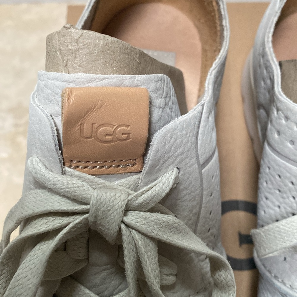 UGG Womens Athletic Shoes Size 9 - Picture 2 of 9